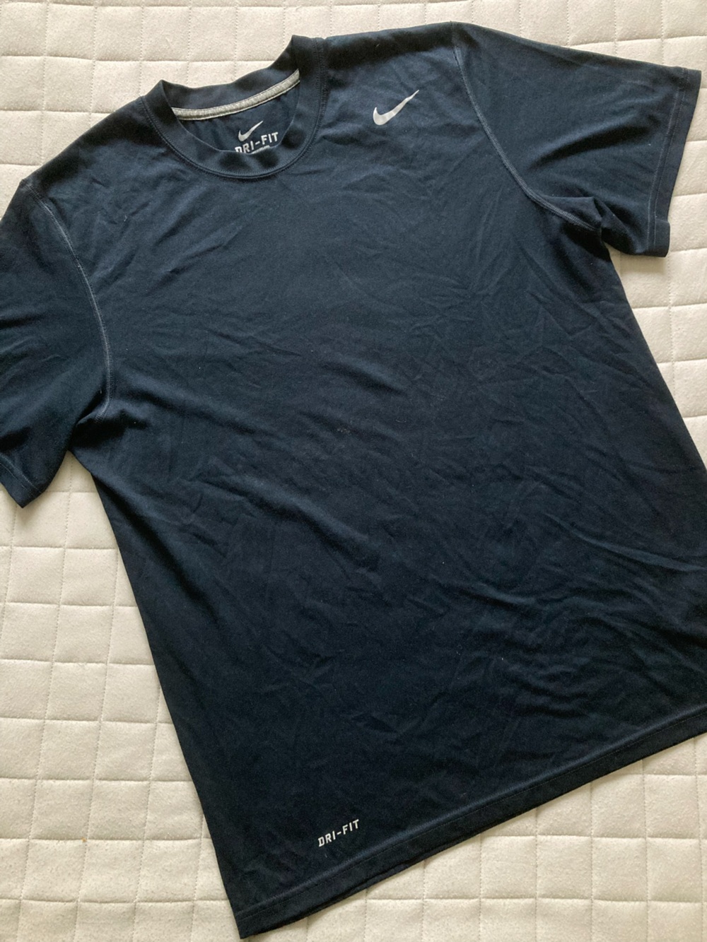 Nike Men's Dri-FIT Short Sleeve Tee in Black with Swoosh